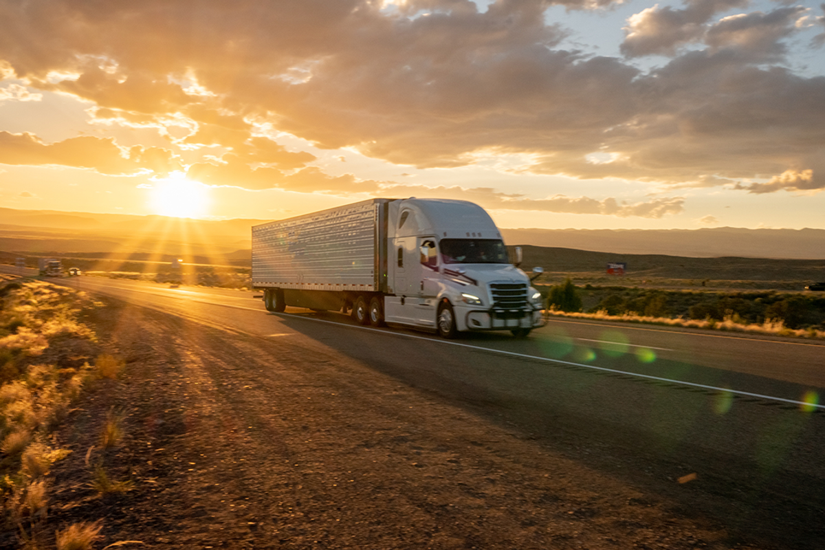 The Benefits of Full Truckload Shipping for Your Business